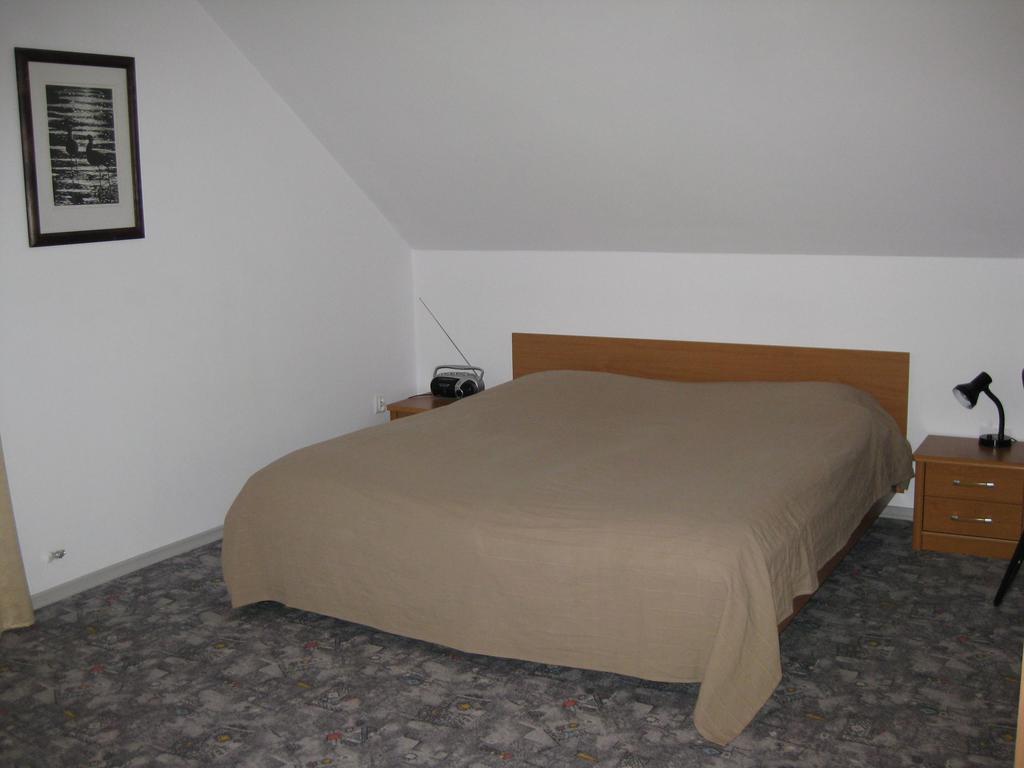 Pokoje Goscinne Pod Palmami Busko-Zdrój Habitación foto